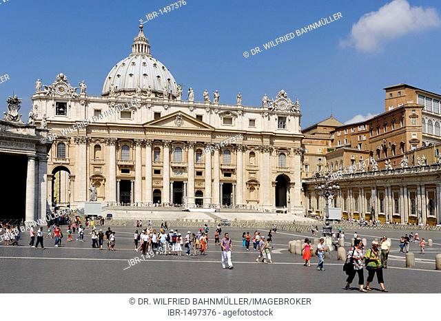 St. Peter's Square with St. Peter's Basilica, Vatican, Rome, Italy, Europe