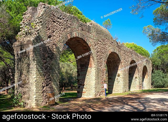 Roman aqueduct in the park Aurelia, Fréjus, Var, Provence-Alpes-Cote d'Azur, France, Europe
