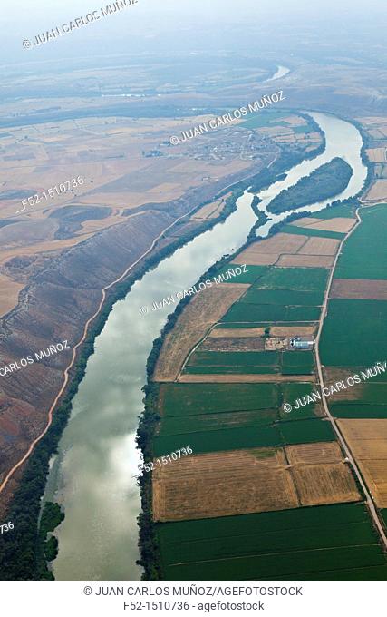 Ebro river meander  Alforque Village  Zaragoza Province, Aragon, Spain, Europe