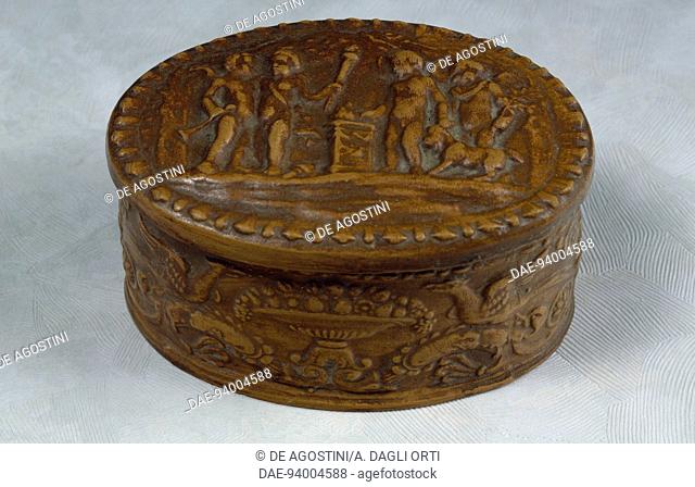 Oval sweet-box with putti decoration, 1920, terra sigillata or Arretine ware, Aretina Ars manufacture, Italy, 20th century.  Private Collection