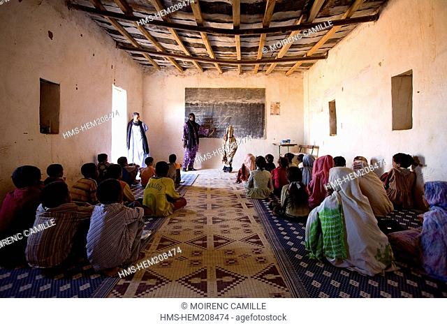 Mauritania, Adrar, Chinguetti area, Leguerara, school
