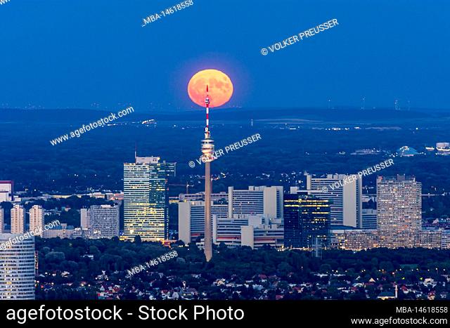 Vienna, full moon rise, super moon, Donaucity, Donauturm (Danube Tower), Vienna International Center (VIC, UN building) in 00. overview, Wien, Austria