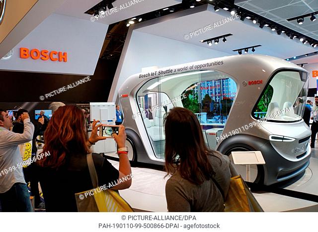 09 January 2019, US, Las Vegas: Las Vegas, USA, 09.01.2018 - The German technology group Bosch presented a new concept shuttle as a ""world premiere"" at the...