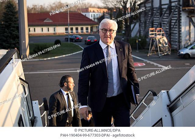04 April 2019, Berlin: Federal President Frank-Walter Steinmeier climbs into an Airbus A321 of the German Armed Forces Air Mission Wing on the military section...