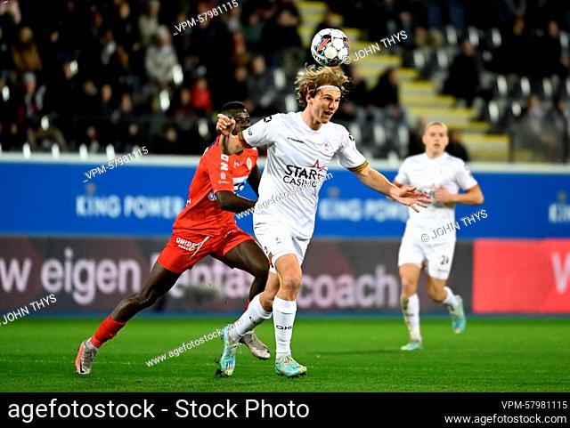 OHL's Ewoud Pletinckx fights for the ball during a soccer match between OHL Oud-Heverlee Leuven and KV Kortrijk, Sunday 08 January 2023 in Oud-Heverlee