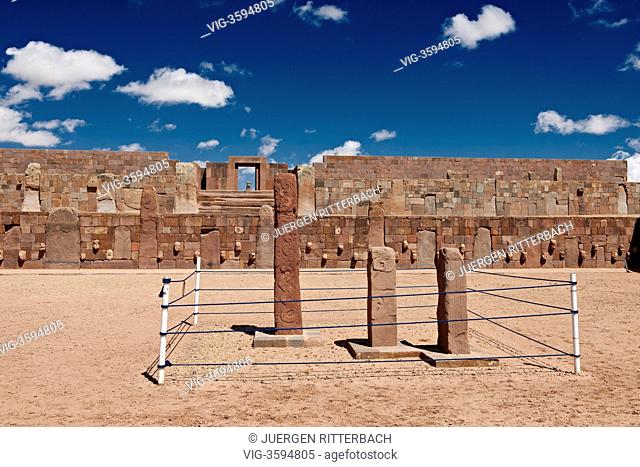 BOLIVIA, LA PAZ, 26.09.2011, three steles in semi underground temple, Templete Semi-Subterraneo, pre-Inca site Tiwanaku, UNESCO World Heritage Site, La Paz