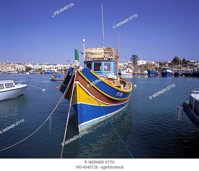 Malta, M-Marsaxlokk, Fischerhafen, Fischerboot (bunt), Luzzu Malta, M-Marsaxlokk, fishing port, fishing boat (colourful), Luzzu - Marsaxlokk, Malta, 01/01/2014