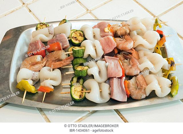 Shrimp skewers, Piccolo Mondo, restaurant, Follonica, Tuscany, Italy, Europe
