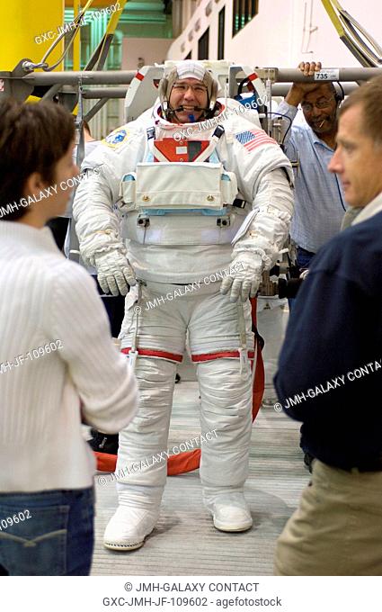 Attired in a training version of the Extravehicular Mobility Unit (EMU) spacesuit, astronaut Stephen G. Bowen, STS-126 mission specialist