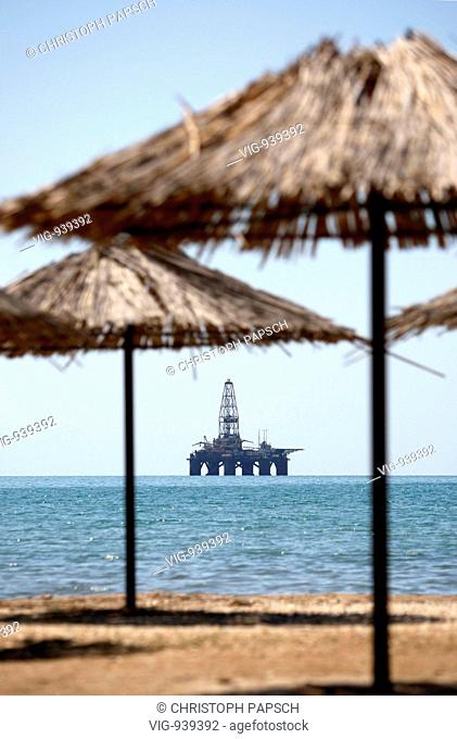 Azerbaijan, Baku. Oil produktion near Baku, Azerbaijan. - Baku, Azerbaijan, 16/05/2008