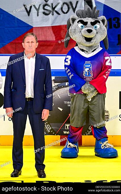 Alois Hadamczik, President of Czech Ice Hockey Association and mascote Spiky after the IIHF Ice Hockey World Championship