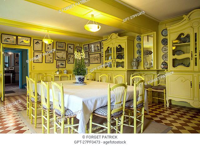 THE YELLOW DINING ROOM AND THE JAPANESE PRINTS, THE IMPRESSIONIST PAINTER CLAUDE MONET'S HOUSE, GIVERNEY, EURE (27), NORMANDY, FRANCE