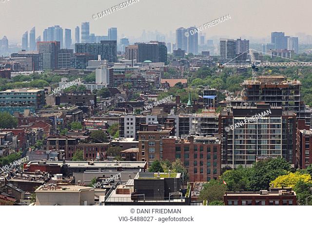 Smog seen above buildings in downtown, Toronto, Ontario, Canada. - TORONTO, ONTARIO, CANADA, 29/05/2016
