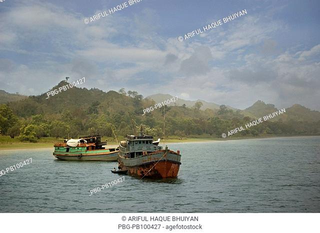Fishing boats at Saint Martin’s Island at Teknaf in Cox’s Bazar It is the only coral island of Bangladesh and one of the famous tourist destinations of the...