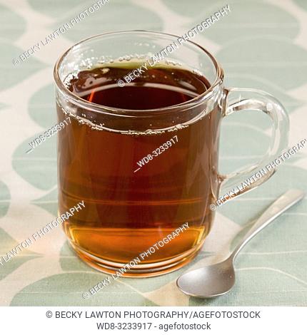 como preparar el te negro. parte de una serie. paso 4 de 5 / How to prepare black tea (Part of a series, step 4 of 5)