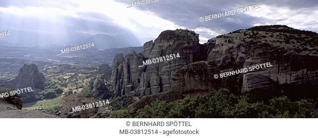 Greece, Thessalien, Meteora-Kloster, Cloister Roussanou, rays of light,   Europe, cloister, rock cloister, rocks, construction, sight, Meteora, Meteorakloster