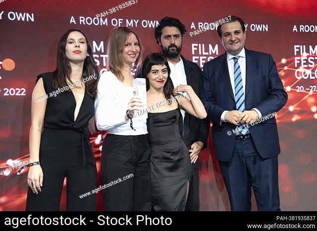 from left actress Taki MUMLADZE, producer Eva BLONDIAU, actress Mariam KHUNLADZE and producer Elmar IMANOV receive the NRW Film Award for their film A ROOM OF...