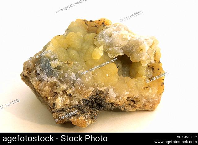 Smithsonite or zinc spar is a zinc carbonate mineral. Crystallized samole