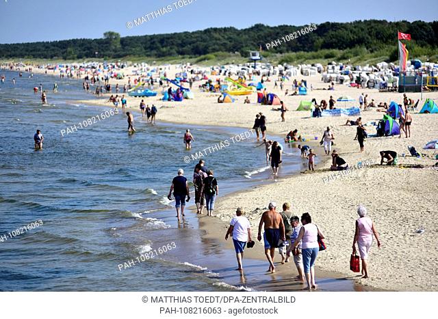 Tourists and bathing establishments on the Baltic beach near Ahlbeck on Usedom, taken on 19.08.2018. Photo: Matthias Toedt / dpa-Zentralbild / ZB / Picture...