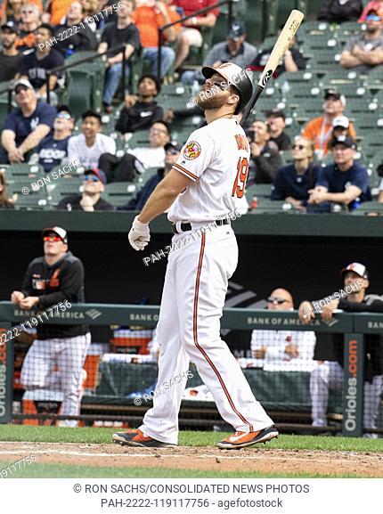 Baltimore Orioles first baseman Chris Davis (19) follows the flight of a foul ball as he bats in the ninth inning against the New York Yankees at Oriole Park at...