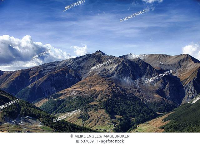 View of the valley Val Federia with Mt Piz Cassana, Livigno, Sondrio province, Lombardy, Italy