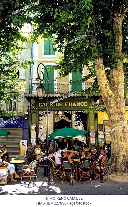 France, Vaucluse, L'Isle sur La Sorgue, the Cafe de France