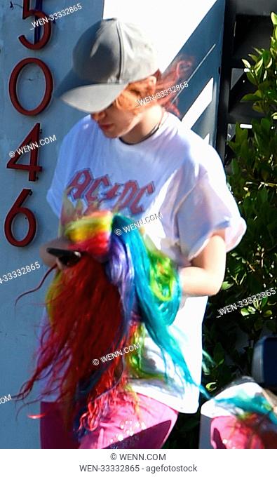 Bella Thorne gets up early to go to a studio just two days after the death of her ex boyfriend Lil Peep Featuring: Bella Thorne Where: Los Angeles, California