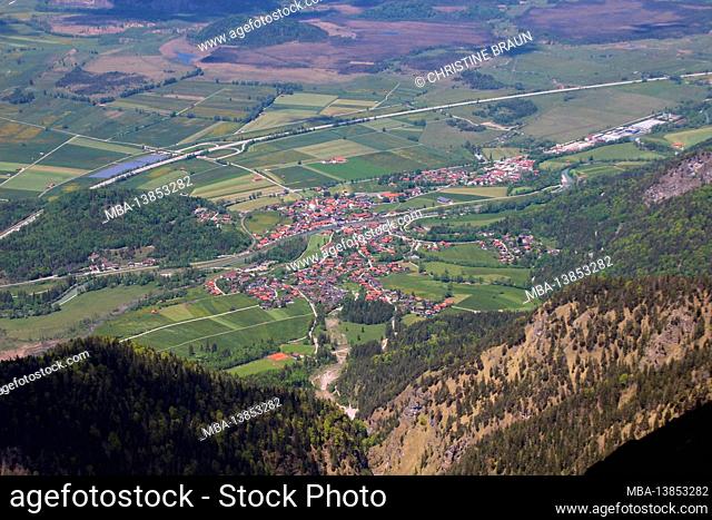 Eschenlohe, panoramic view from the Hohen Kiste, town overview, Loisach, Loisachtal, Werdenfels, Upper Bavaria, Bavaria, Germany, Europe