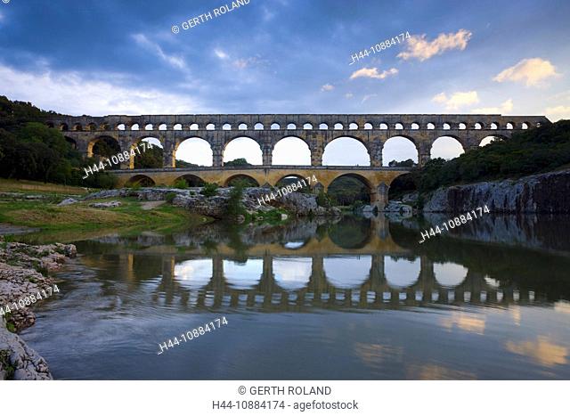Pont du Gard, France, Europe, Languedoc-Roussillon, river, flow, bridge, aqueduct, Roman site, place, reflection, evening light