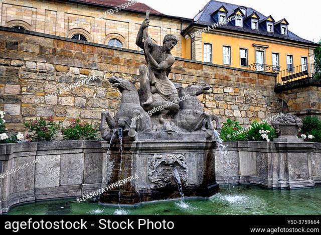 Wittelsbacher fountain opposite the Margravial Opera House, Opernstrasse, Castle church's vicarage in the background, Bayreuth, Upper Franconia, Bavaria, Bayern