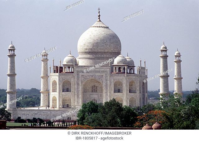 Taj Mahal, mausoleum, built by Shah Jahan from 1631 on, Unesco World Heritage Site in Agra, Uttar Pradesh, India, Asia