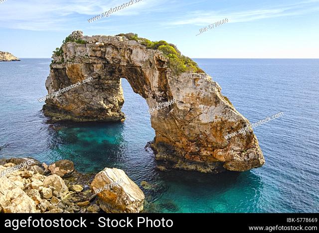 Rock gate Es Pontas in the sea, near Cala Santayi, near Santanyí, Migjorn region, Majorca, Balearic Islands, Spain, Europe