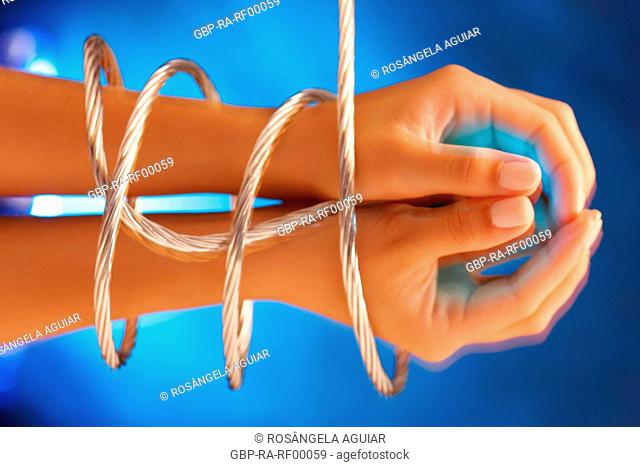 Hands tied, female, Belém, Pará, Brazil