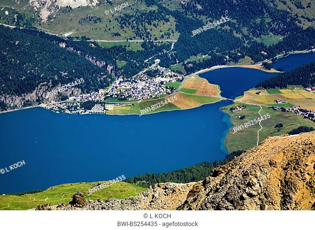 view to Silvaplana between Lake Silvaplana and Lake Champfer, Switzerland, Graubuenden, Oberengadin, Silvaplana