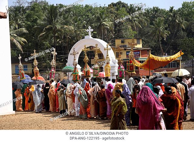Religion ; Christian ; Syrian Christian ; Procession with the decorative Crosses near Marthoman Cheriyapally ; St Thomas Church at Kohamangalam ; Enakulam ;...