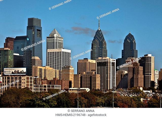 United States, Pennsylvania, Philadelphia, view over Center City from South Street Bridge