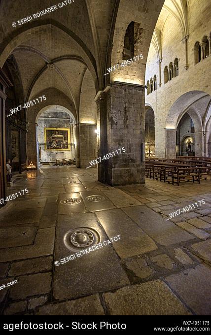 Interior of the Sant Feliu basilica in Girona (Catalonia, Spain)