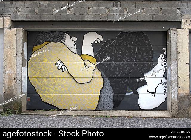peinture sur porte de garage par Ella et Pitr, artistes de rue, Rue Henri Gonnard, Saint-Etienne, departement de la Loire, region Auvergne-Rhone-Alpes, France