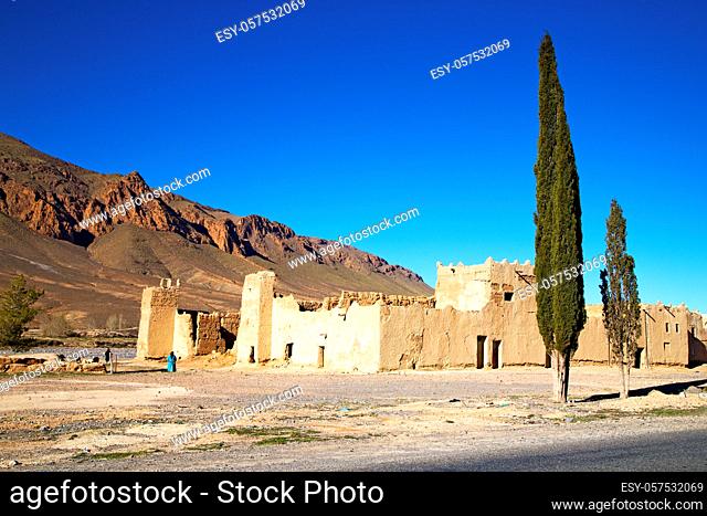 hill africa in morocco the old contruction    and  historical village