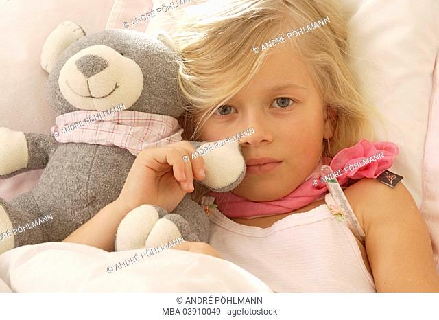 girl, sick, bed, lying, armpit, thermometers, cuddly-animal, holding, detail, series, people, child, blond, child-illness, illness, cold, flu, fevers