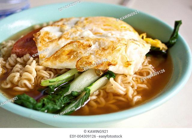 Hong Kong style instant noodles