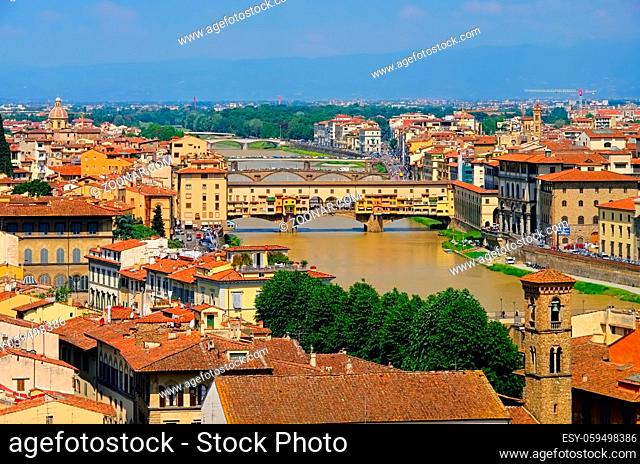 Florenz Bruecke Ponte Vecchio, Toskana - Ponte Vecchio Bridge, Florence cityscape, Italy