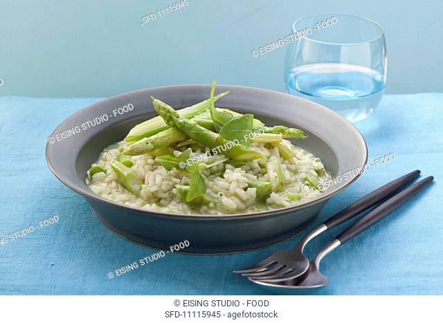 Risotto con gli asparagi risotto with green asparagus