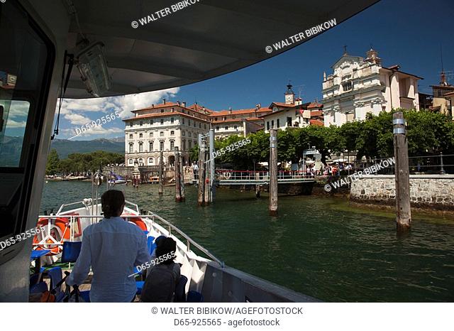 Italy, Piedmont, Lake Maggiore, Stresa, Borromean Islands, Isola Bella from lake ferry