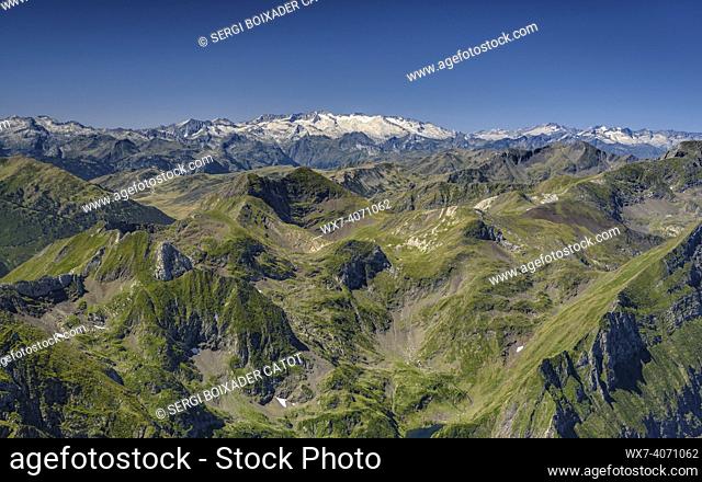 Mont Valier summit. Views towards the Aran Valley and the Maladetas and Aneto massif (Ariège, France)