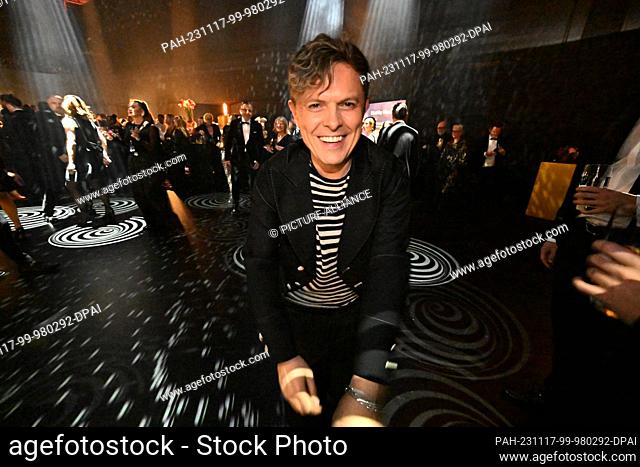 17 November 2023, Bavaria, Munich: Michael Patrick Kelly dances at the after-show party after the Bambi Awards at the Bavaria Film Center