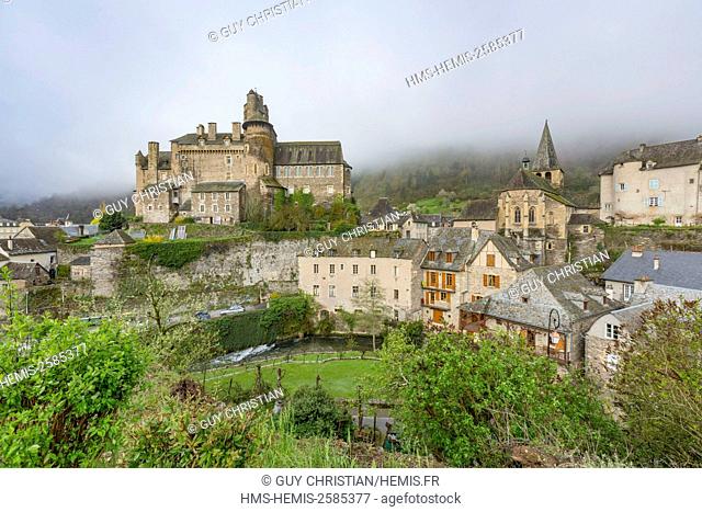 France, Aveyron, Estaing, labelled Les Plus Beaux Villages de France (The most beautiful villages of France), a stop on el Camino de Santiago
