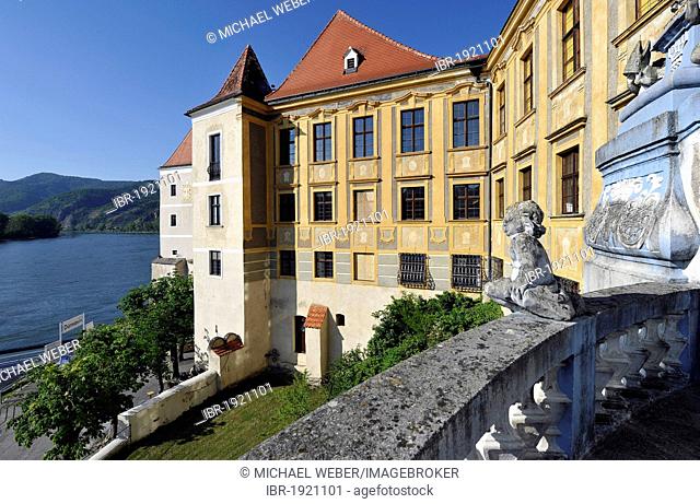 Duernstein Abbey, view from the balcony, Danube River, Baroque angel, Wachau Cultural Landscape, a UNESCO World Heritage site, Lower Austria, Austria, Europe