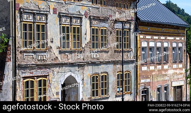 15 August 2023, Czech Republic, Jáchymov: Historic houses in the late Gothic and Renaissance styles characterize the townscape of the old mining town of...