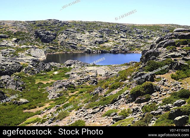 Serra da Estrela is a granite mountain range in the north central continental Portugal. Is a Natural Park. Glacial lake
